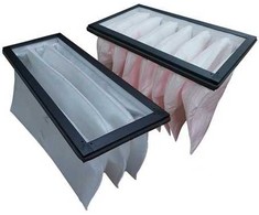 SYSTEMAIR maišelinis filtras, F7/G3 klasės, skirtas VR700. Tiekiamo oro F7 (ePM2.5 70 %) 435x220x330 mm ir ištraukiamo oro G3 (šiurkštus 50 %) 435x205x250 mm.