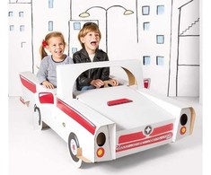 Tektorado Didelis kartoninis automobilis (nusidažykite patys)