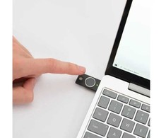 Yubico „YubiKey C Bio FIDO Edition“, „Windows“, „macOS“, „Chrome OS“, „Linux“, juoda, „Google“ paskyra, „Microsoft“ paskyra, „Salesforce.com“, be slaptažodžio, stiprus dviejų veiksnių slaptažodis, stiprus kelių veiksnių slaptažodis, 1 slaptažodis, „Dashlane Premium“, „Keeper®“, „Bitwarden Premium“, FIDO HID įrenginys