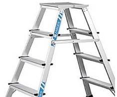 Zarges darbo platforma, 2x4 laipteliai – aukštis = 0,99 m, platforma 400x300, laiptelio gylis 90 mm. Anoduota.