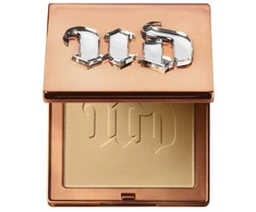 „Urban Decay Stay Naked“ kompaktiškas makiažo pagrindas, 30 kartų šiltas, geltona spalva, 6 g.