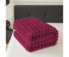 Pliušinė antklodė 200x220 cm su 3D reljefinėmis juostomis, bordo spalvos