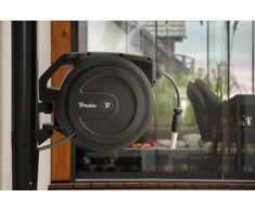Automatinė žarnos ritė Bradas Baltas LINE su laistymo žarna 1/2" - 25 m ir priedais