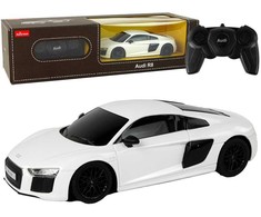 Automobilis Audi R8 su nuotolinio valdymo pultu, baltas