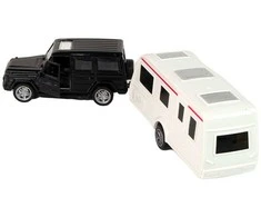 Automobilis Jeep su kempingo priekaba