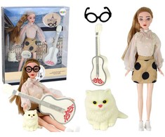Lėlė Emily su gitara ir kačiuku
