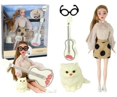 Lėlė Emily su gitara ir kačiuku