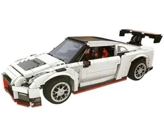 Sportinis automobilis iš statybinių kubelių, 1696 elementai