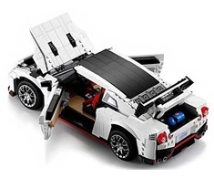 Sportinis automobilis iš statybinių kubelių, 1696 elementai