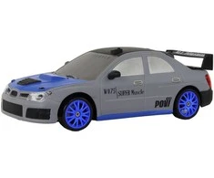 Sportinis automobilis su nuotolinio valdymo pultu, pilkas