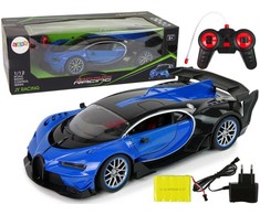 Sportinis automobilis su nuotolinio valdymo pultu, mėlynas
