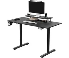 ULTRADESK HIGHLANDER Juodas Biurko su elektryczną regulacją aukščio su laikikliu ausinės i kable 120X60 cm, juoda