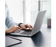 „SPIGEN AIRSKIN“ „MACBOOK AIR 13 M2-M5“ 2023–2026 m. „FROST CLEAR“