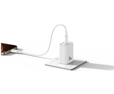 Laidinis įkroviklis USAMS T69 30W USB-C baltos spalvos