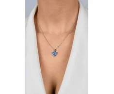Brilio Silver Žavingas sidabro širdelės karoliai su opalu NCL154WB
