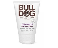 „Bulldog“ drėkinamasis kremas vyrams riebiai odai. Drėkiklis „Oil Control Moisturizer“, 100 ml.