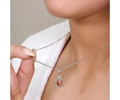 Evolution Group Blizgantis pakabukas su raudonu Swarovski kristalu „Gėlė“ 54032.3 siam