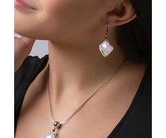 Hidden Passion delicate earrings with baltas Lampglas pearl ECH2/CHI