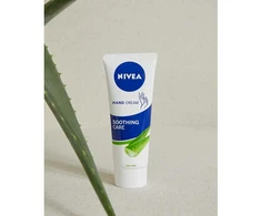 Nivea Raminamasis (rankų kremas) su alaviju ir simondsijų aliejumi. Gaivinantis rankų kremas 75 ml.