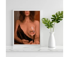 Moteris su bokalu 40*50 cm