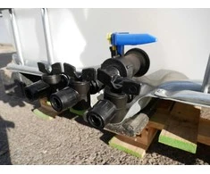 Horizontalus IBC pajungimas su 3 išėjimais