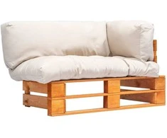 Sofa iš palečių su smėlio spalvos pagalvėlėmis, pušies mediena