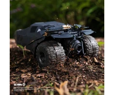 Nuotolinio valdymo „Batmobile“ transporto priemonė „DC Comics Tumbler RC“ iš „Dark Knight“ trilogijos 1:15 30 cm