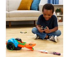 Hot Wheels nuotoliniu būdu valdoma transporto priemonė trasa su gyvate Slither n' Strike + automobiliukas 1:64