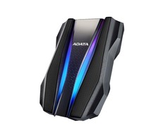 ADATA Išorinis kietasis diskas | HD770G | 2000 GB | USB 3.2 Gen1 (atgalinis suderinamas su USB 2.0) | Juodas | Suderinamumas su konkrečiais pagrindiniais įrenginiais gali skirtis ir gali būti paveiktas sistemos aplinkos. Norint prijungti per USB 2.0, reikia prijungti du USB jungtys, kad būtų pakankamai energijos. Reikės USB Y kabelio.