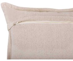 Beliani 2 dekoratyvinių pagalvių rinkinys 45 x 45 cm smėlio spalvos su juoda HENTEPE