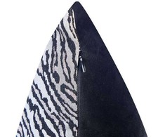 Beliani Rinkinys 2 dekoratyvinės pagalvės MANETTI 45 x 45 cm Juodas/ balta Gyvūnų raštas