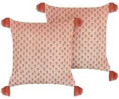 Beliani Rinkinys 2 dekoratyvinės pagalvės RUMHORA Velvet 45 x 45 cm Rožė Gėlių raštas