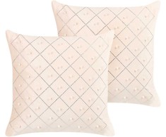 Beliani Rinkinys 2 dekoratyvinės pagalvės YARROW Velvet 45 x 45 cm Kremas Geometrinis raštas