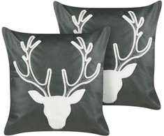 Beliani Rinkinys 2 BICOCCA Velvet pagalvėlės 45 x 45 cm Tamsiai žalias kalėdinis raštas