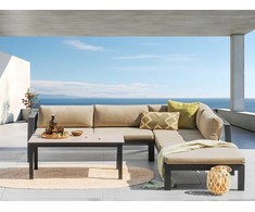 Lauko baldų komplektas Beliani Lauko kampinė sofa su stalu 5 asmenims MESSINA kairinis smėlio spalvos metalinis