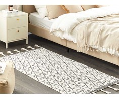 Beliani Lumarko medvilnės kilimas 80 x 150 cm juodas AGADIR!