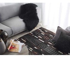 Beliani Kilim AKSEKI tamsiai rudas 140 x 200 cm iš natūralios odos