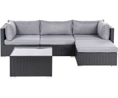 Lauko baldų komplektas Beliani Sodo kampinė sofa su staliuku 4 asmenims SANO kairinė, juodos spalvos technoratanas