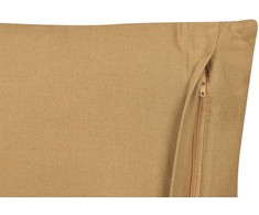 Beliani Lumarko Cotton dekoratyvinė pagalvė su geometriniu raštu 45 x 45 cm smėlio ir baltos spalvos BANYAN!