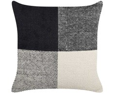 Beliani Rinkinys 2 poduszek dekoracyjnych LAELIA Medvilnė 45 x 45 cm Juodas Patchwork