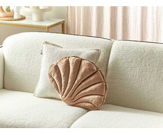 Beliani dekoratyvinė pagalvė CONSOLIDA Velvet 47 x 35 cm Smėlio spalvos Solid
