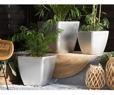 Beliani 2 vazų rinkinys ASTRAS 42 cm sidabrinis