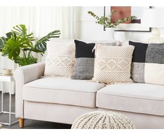 Beliani 2 dekoratyvinių pagalvių rinkinys makro 40 x 45 cm smėlio JORTAN