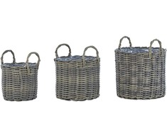 Beliani Trijų gėlių krepšelių rinkinys NIKITI 29/35/40 cm smėlio ir pilkos spalvos technorotangas