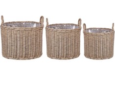 Beliani 3 krepšelių gėlėms rinkinys PENDULA 33/37/45 cm natūralus technorotangas