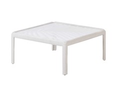 Beliani Sodo kavos staliukas FERRETTI 69 cm 69 cm šviesiai smėlio spalvos
