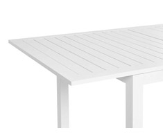 Beliani Išskleidžiamas sodo stalas SKALOMA 180/240 cm 90 cm metalinis baltas
