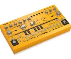 Behringer TD-3-AM – analoginis boso linijų sintezatorius