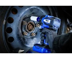Bgs Technic Akumuliatorinio smūginio veržliarakčio rinkinys | bešepetėlinis | 550 Nm | 18 V | su įkraunama baterija ir greitu įkrovikliu (7390)