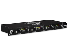 Black Lion Audio „Juodas Lion B12A Quad“ – 4 kanalų mikrofono stiprintuvas